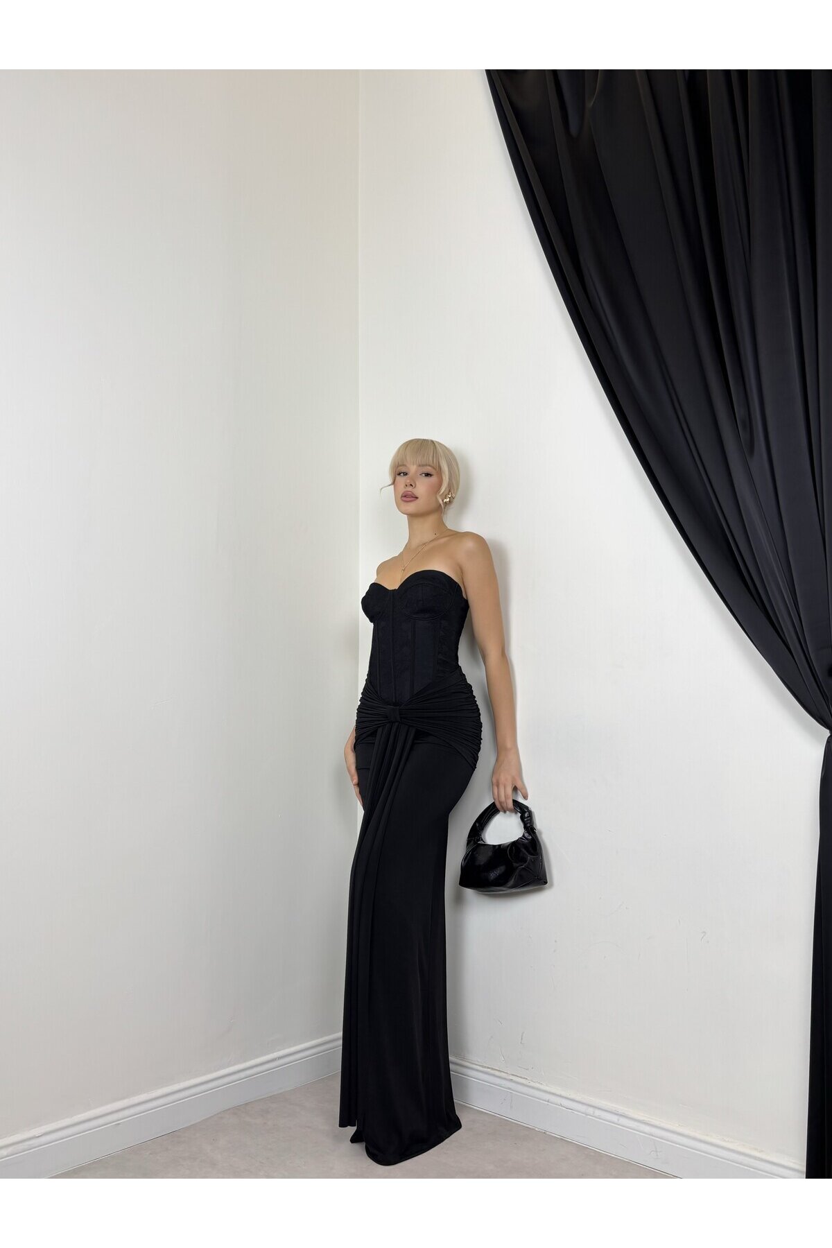 SIYAH 20610 STRAPLEZ ELBİSE